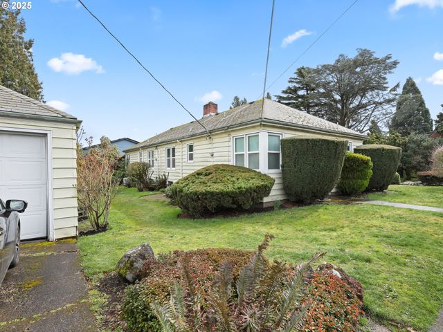-1 Se MADISON St, Portland, OR 97215
