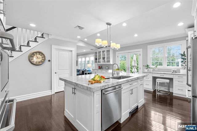 46 Sussex Road, Tenafly, NJ 07670