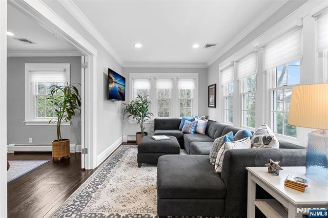 46 Sussex Road, Tenafly, NJ 07670