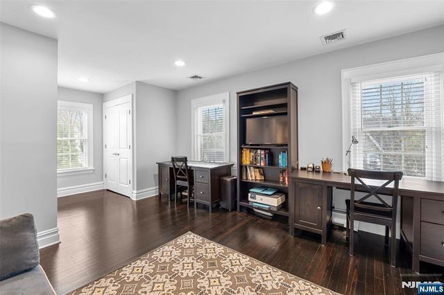 46 Sussex Road, Tenafly, NJ 07670
