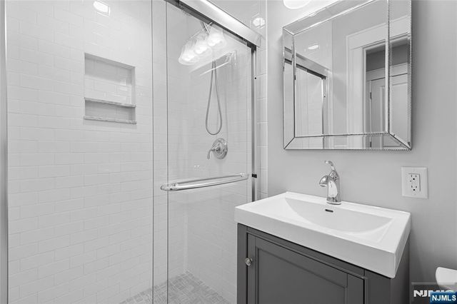 46 Sussex Road, Tenafly, NJ 07670