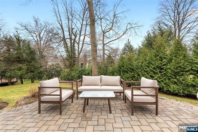 46 Sussex Road, Tenafly, NJ 07670