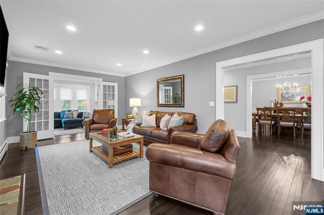 46 Sussex Road, Tenafly, NJ 07670