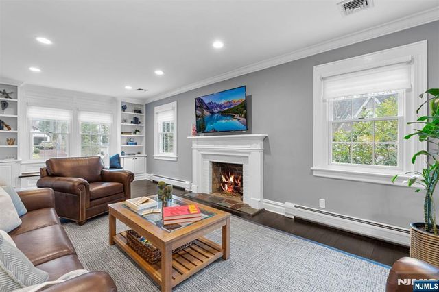 46 Sussex Road, Tenafly, NJ 07670