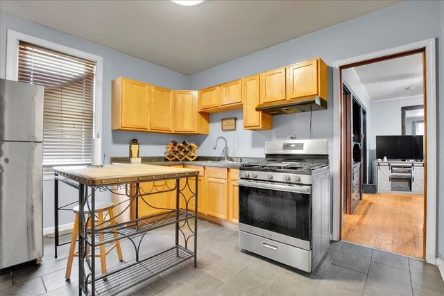 838 N Homan Avenue, Chicago, IL 60651