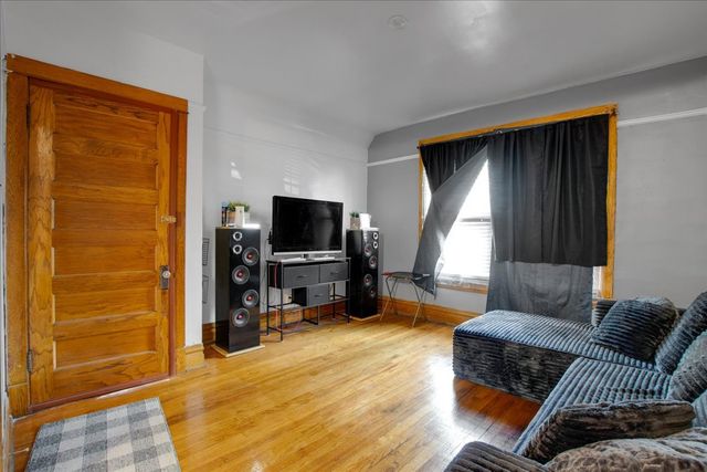 838 N Homan Avenue, Chicago, IL 60651