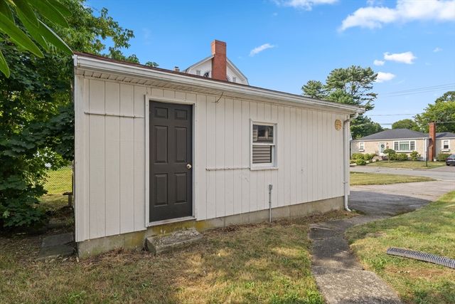 58 Ashland St, Taunton, MA 02780