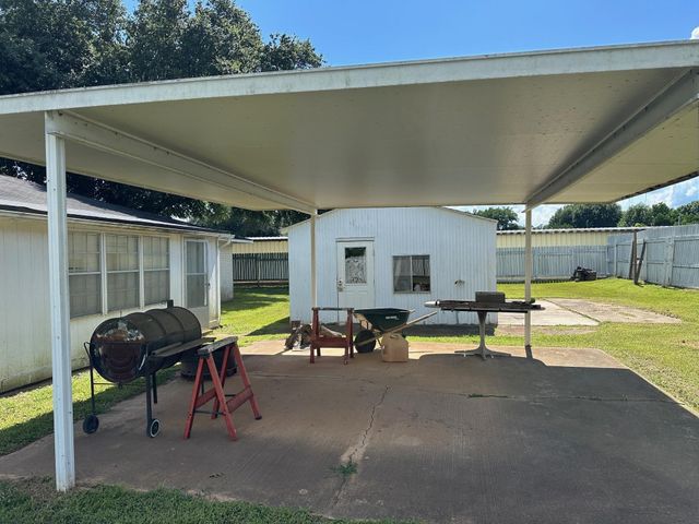 1931 Alfred Lane, Bossier City, LA 71112