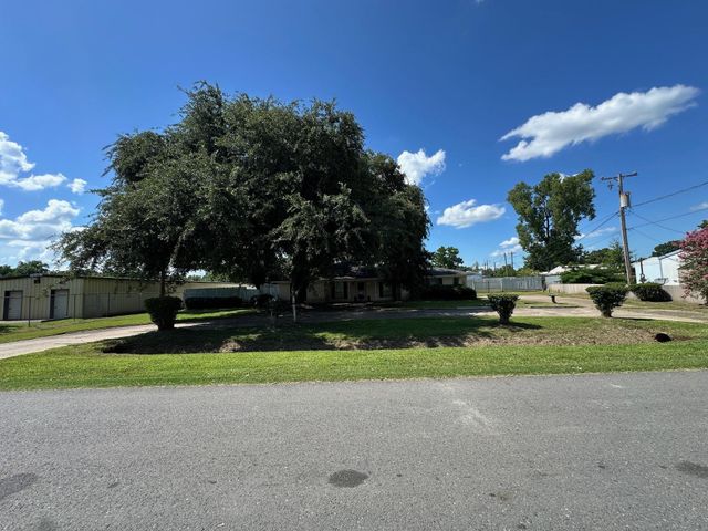 1931 Alfred Lane, Bossier City, LA 71112