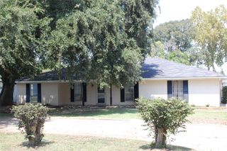 1931 Alfred Lane, Bossier City, LA 71112