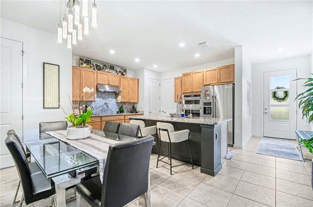 13045 Pembroke DR, Naples, FL 34105