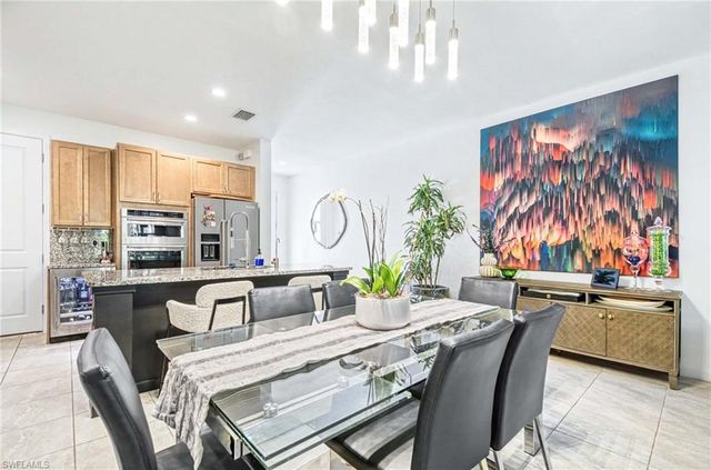 13045 Pembroke DR, Naples, FL 34105