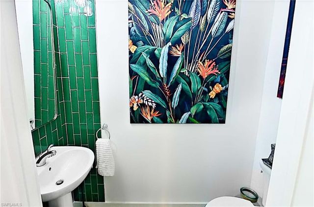 13045 Pembroke DR, Naples, FL 34105