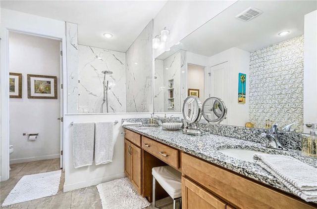 13045 Pembroke DR, Naples, FL 34105