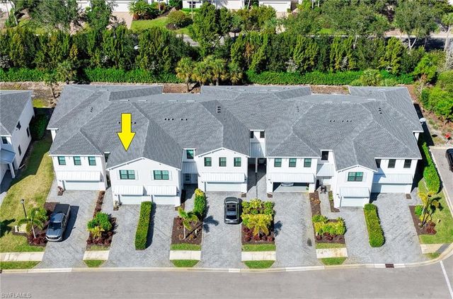 13045 Pembroke DR, Naples, FL 34105