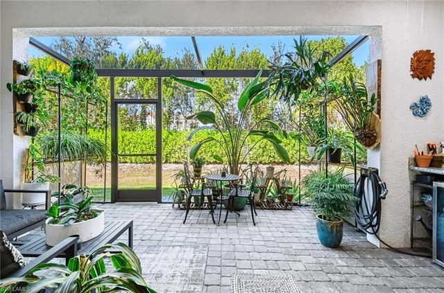 13045 Pembroke DR, Naples, FL 34105