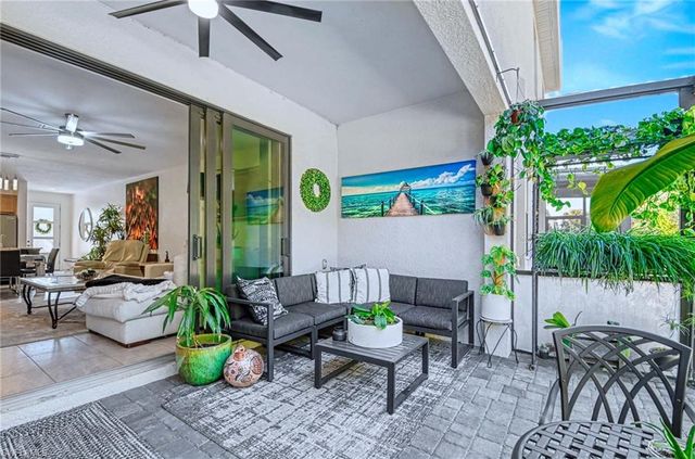 13045 Pembroke DR, Naples, FL 34105