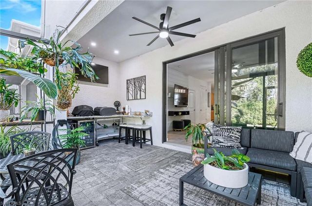 13045 Pembroke DR, Naples, FL 34105