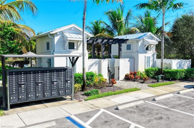 13045 Pembroke DR, Naples, FL 34105