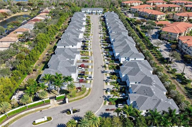 13045 Pembroke DR, Naples, FL 34105