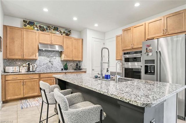 13045 Pembroke DR, Naples, FL 34105