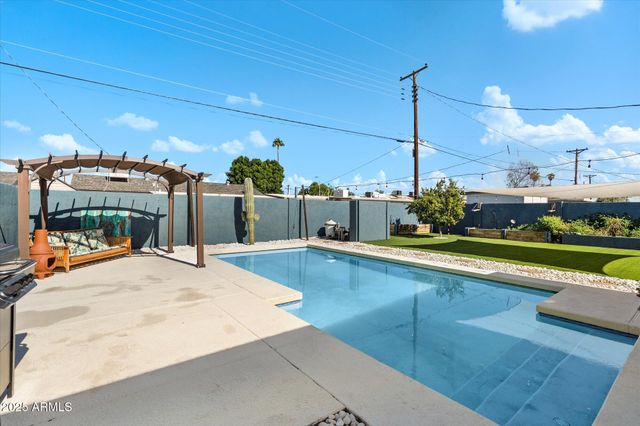 7842 E WILLETTA Street, Scottsdale, AZ 85257