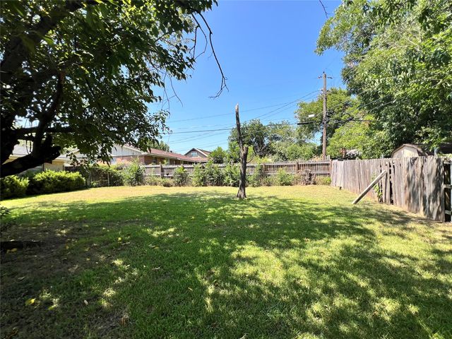 1206 Crestwood Drive, Cleburne, TX 76033
