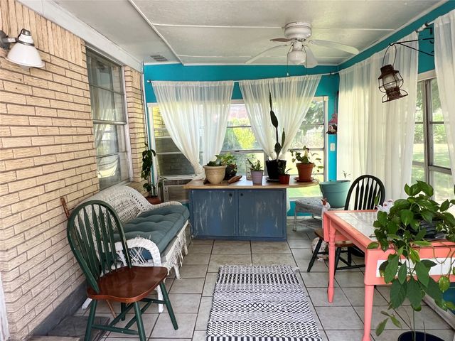 1206 Crestwood Drive, Cleburne, TX 76033