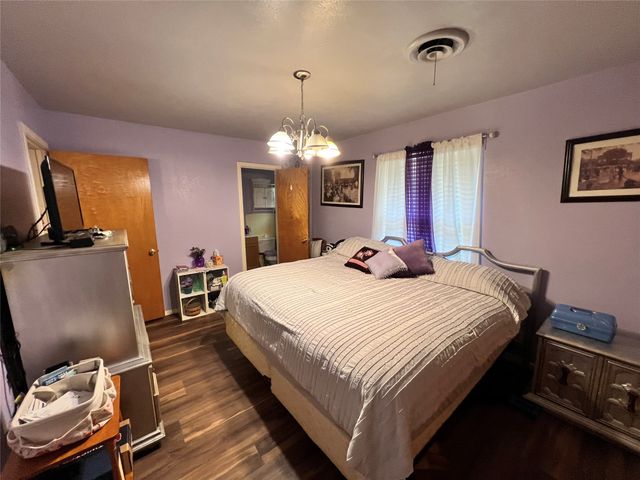 1206 Crestwood Drive, Cleburne, TX 76033