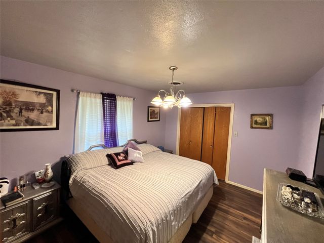 1206 Crestwood Drive, Cleburne, TX 76033