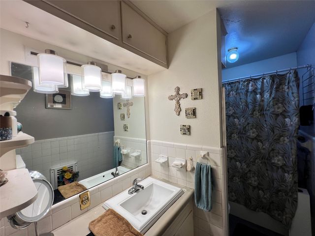 1206 Crestwood Drive, Cleburne, TX 76033