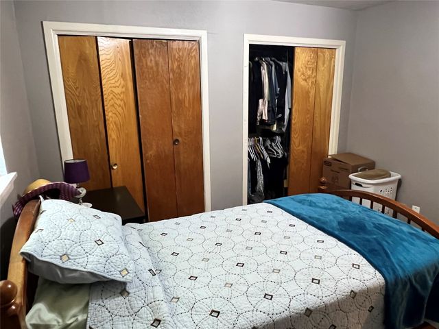 1206 Crestwood Drive, Cleburne, TX 76033