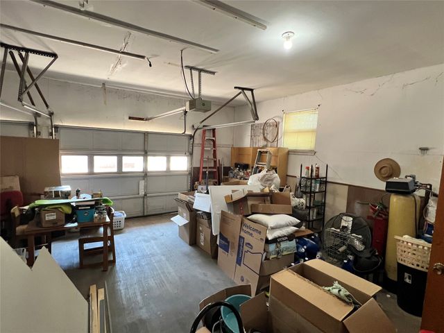 1206 Crestwood Drive, Cleburne, TX 76033