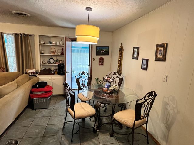 1206 Crestwood Drive, Cleburne, TX 76033
