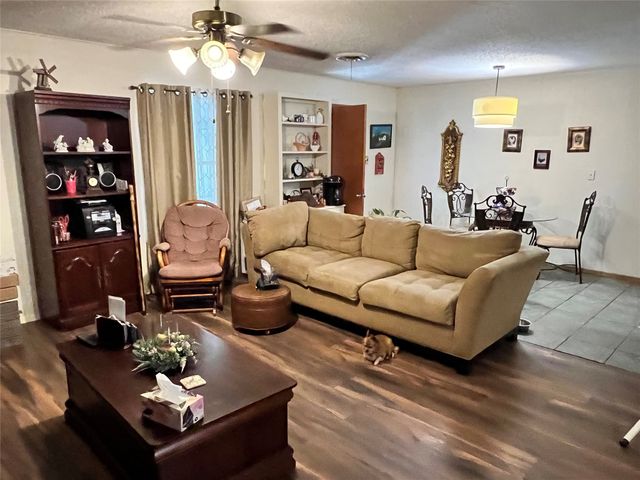 1206 Crestwood Drive, Cleburne, TX 76033