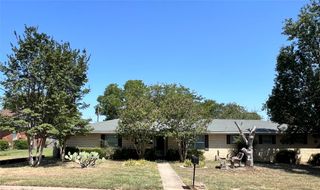 1206 Crestwood Drive, Cleburne, TX 76033