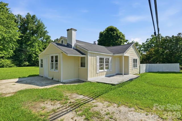 1208 E Arch Street, Lancaster, SC 29720