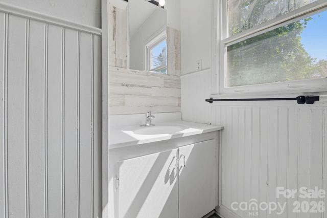 1208 E Arch Street, Lancaster, SC 29720