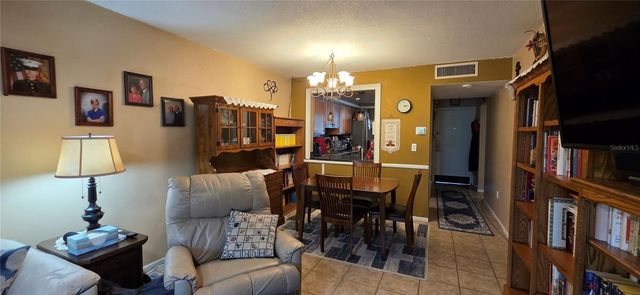 2117 LAKEWOOD CLUB DRIVE S 7A, St Petersburg, FL 33712