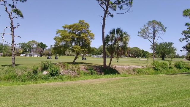 2117 LAKEWOOD CLUB DRIVE S 7A, St Petersburg, FL 33712