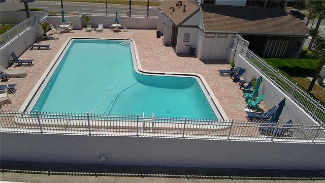 2117 LAKEWOOD CLUB DRIVE S 7A, St Petersburg, FL 33712