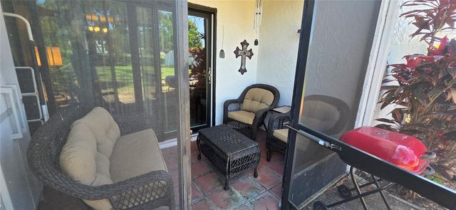 2117 LAKEWOOD CLUB DRIVE S 7A, St Petersburg, FL 33712