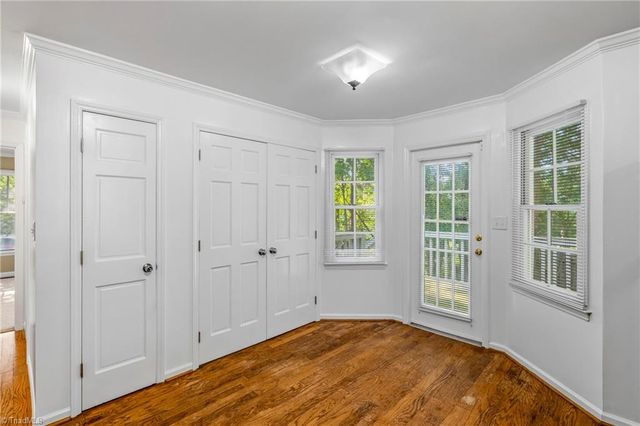8 Barrett Place, Greensboro, NC 27455