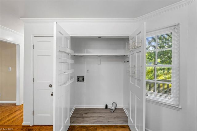8 Barrett Place, Greensboro, NC 27455