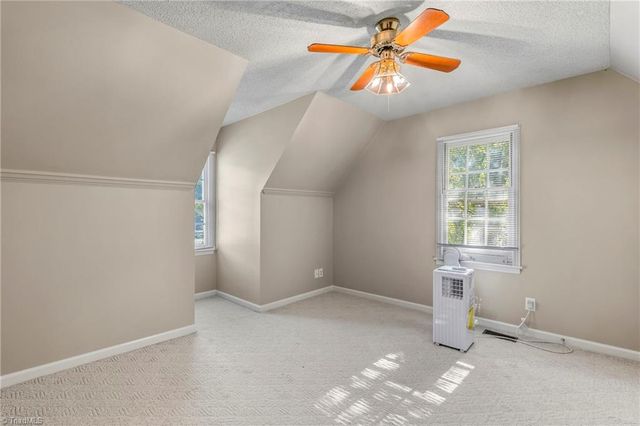 8 Barrett Place, Greensboro, NC 27455