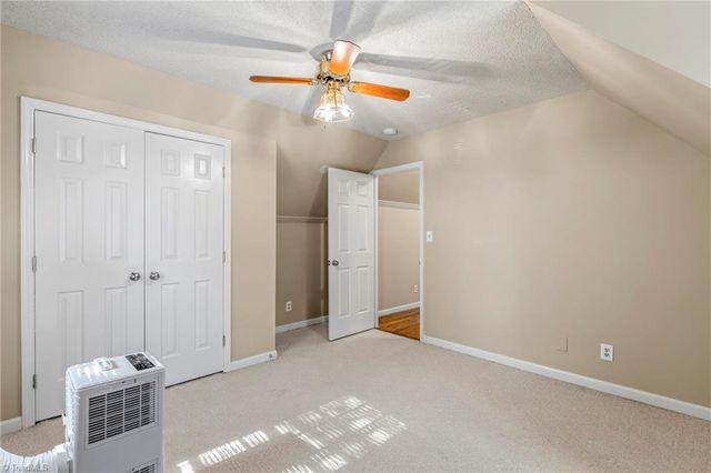 8 Barrett Place, Greensboro, NC 27455