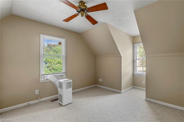8 Barrett Place, Greensboro, NC 27455