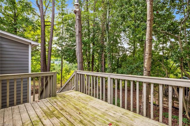8 Barrett Place, Greensboro, NC 27455
