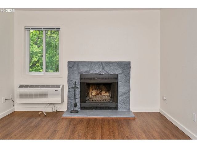 12062 Sw CONESTOGA Dr, Beaverton, OR 97008