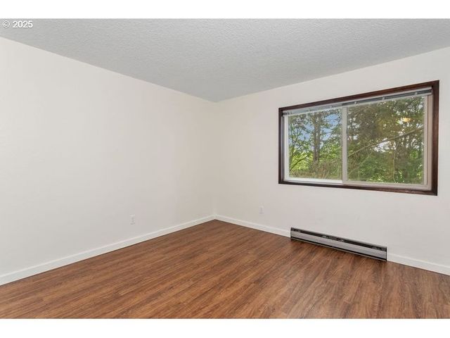 12062 Sw CONESTOGA Dr, Beaverton, OR 97008